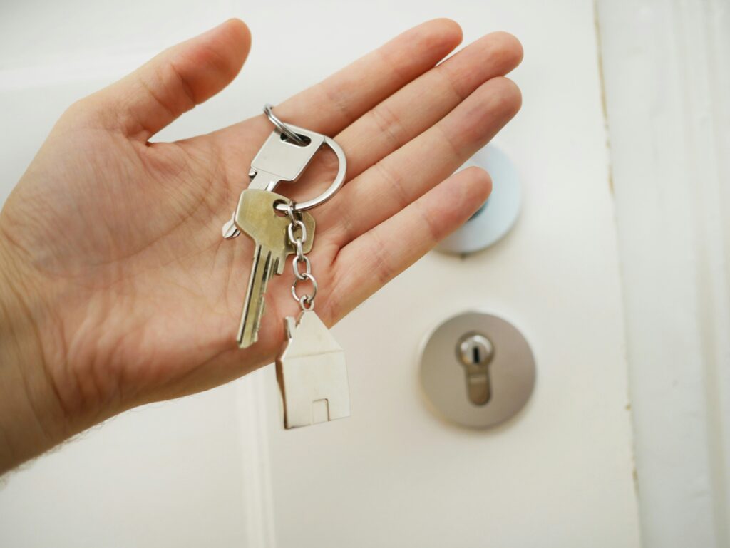 Flyttstädning i Borås med skinande rent resultat inför besiktning och nyckelöverlämning